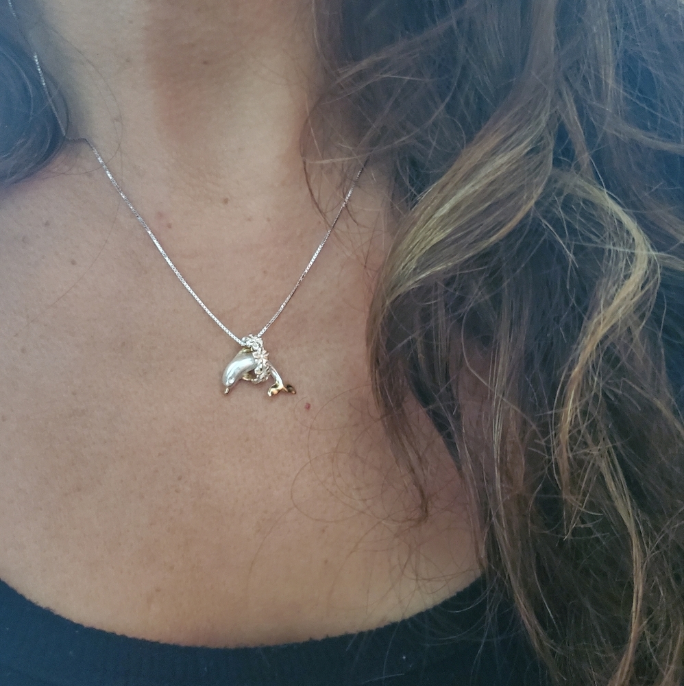Silver dolphin pendant